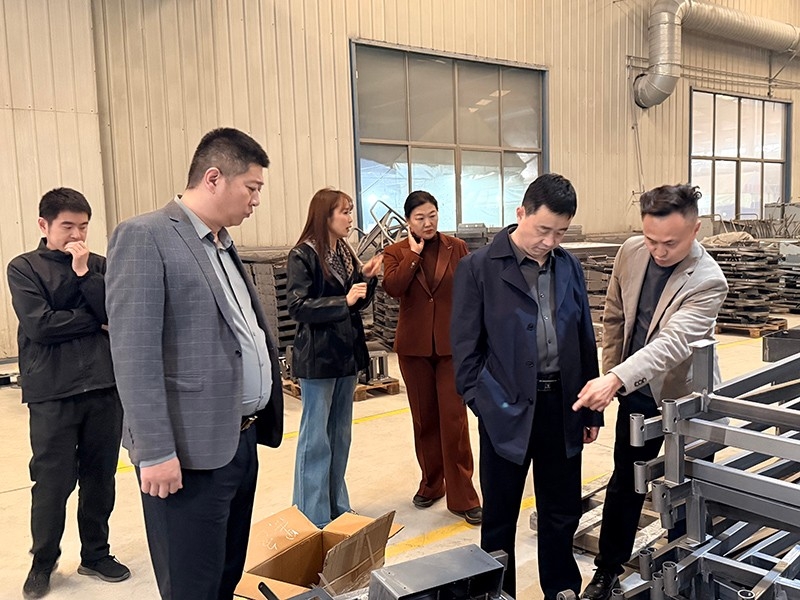 市领导一行莅临乐康医疗生产车间调研指导